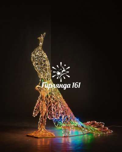 Световая фигура Павлин Василий