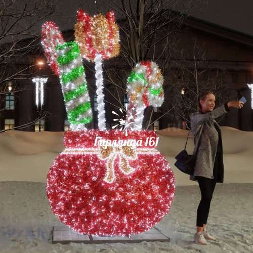 Световая фигура Сказочный мешок из мишуры