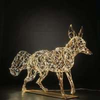 Световая фигура Лисичка охотница